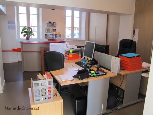 charensat_accueil_mairie